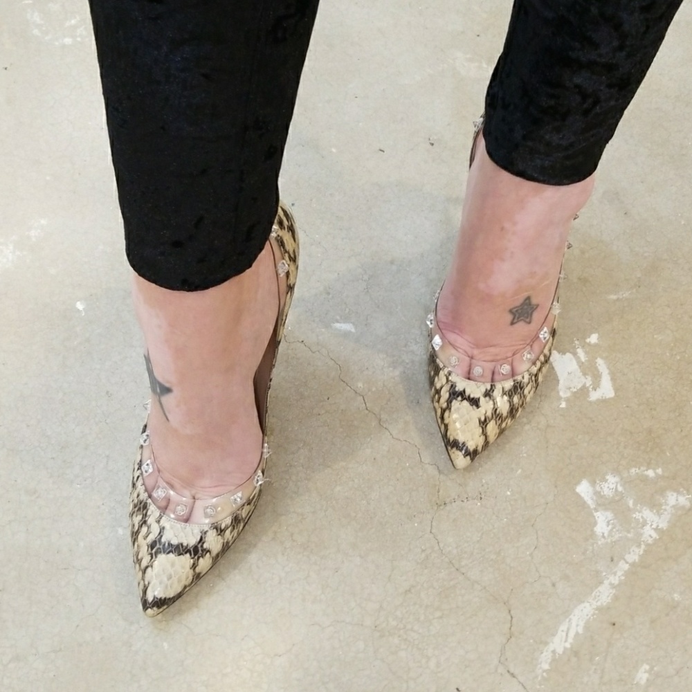 Authentic Valentino Rockstud Heels - Picture 5 of 8